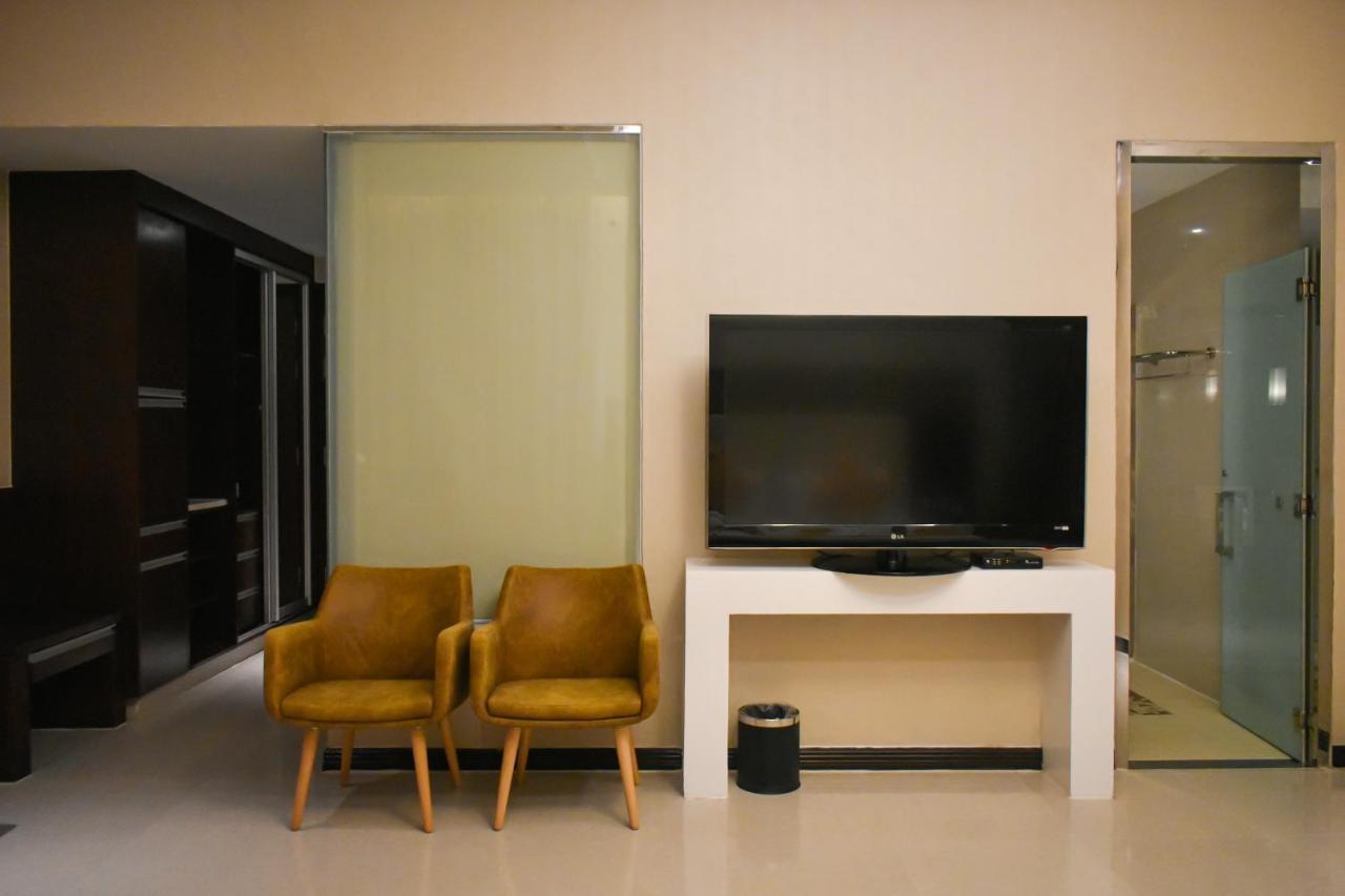 Mg Grand Hotel Олонгапо Екстериор снимка