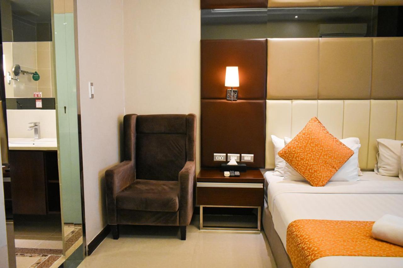 Mg Grand Hotel Олонгапо Екстериор снимка