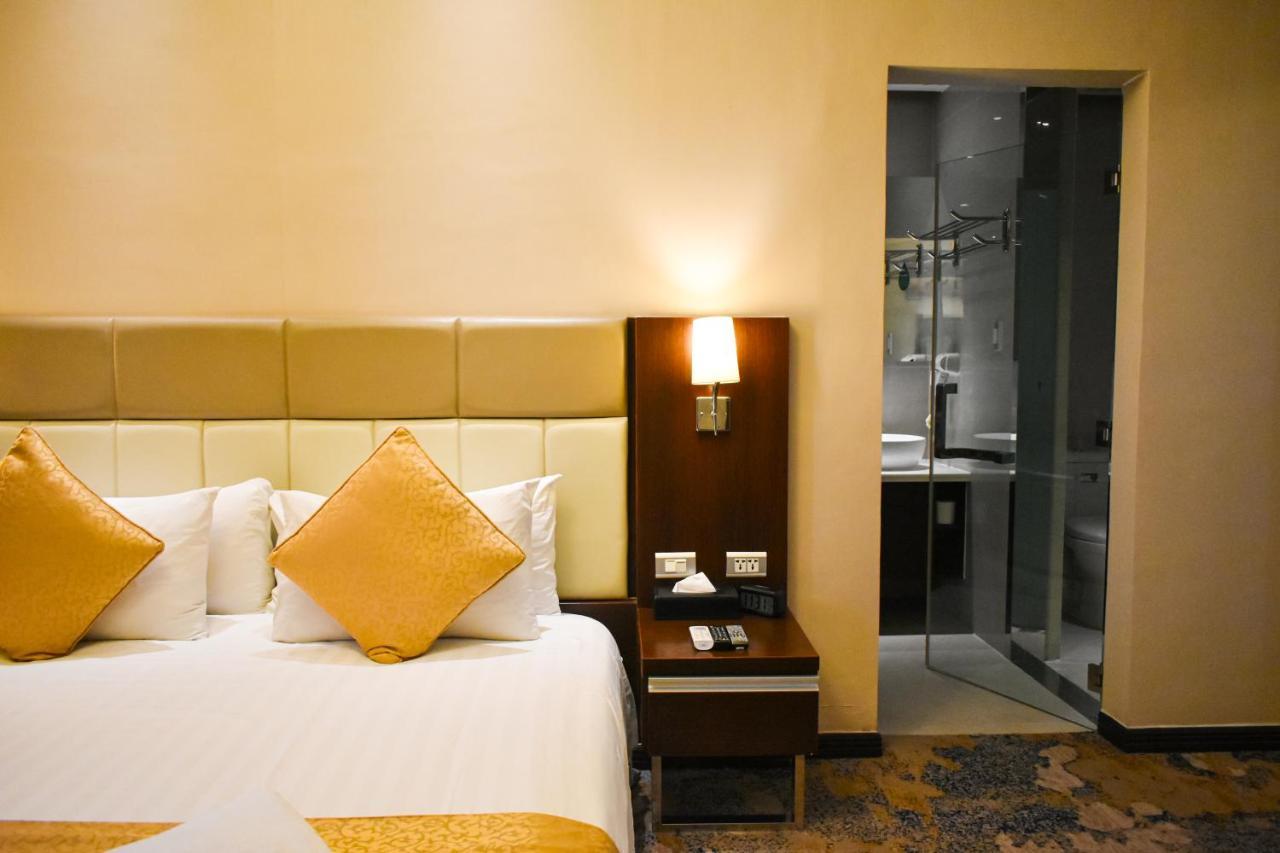 Mg Grand Hotel Олонгапо Екстериор снимка