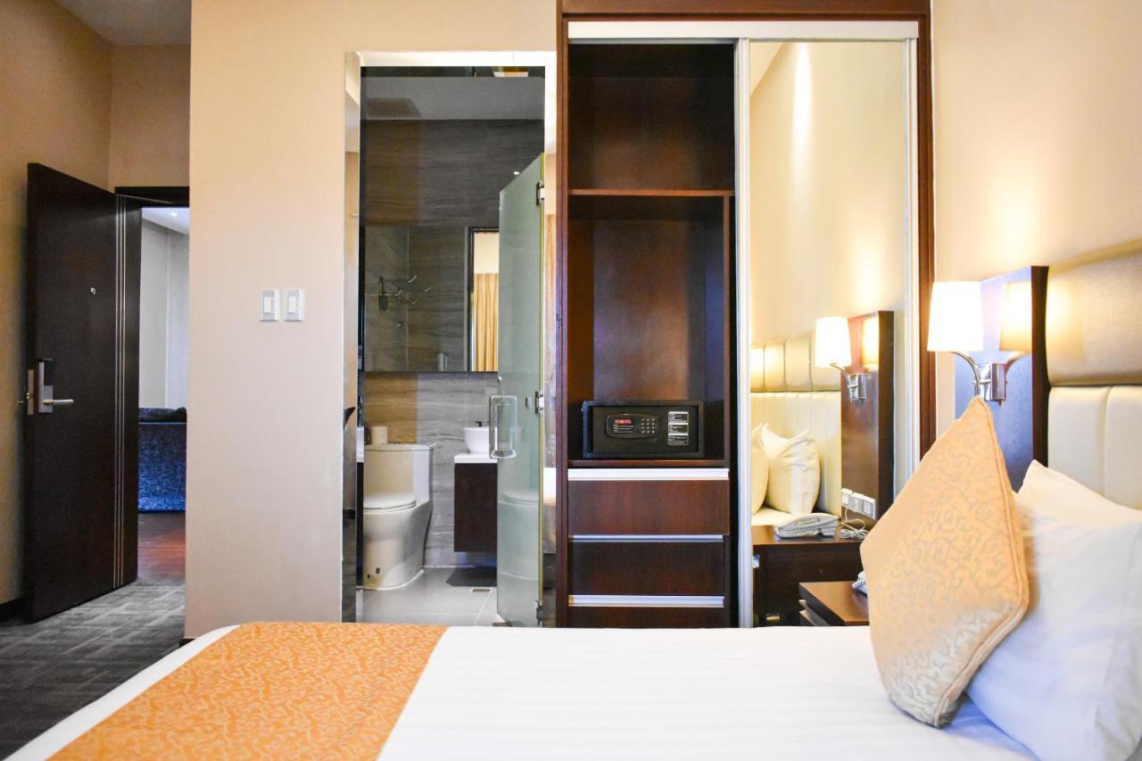 Mg Grand Hotel Олонгапо Екстериор снимка